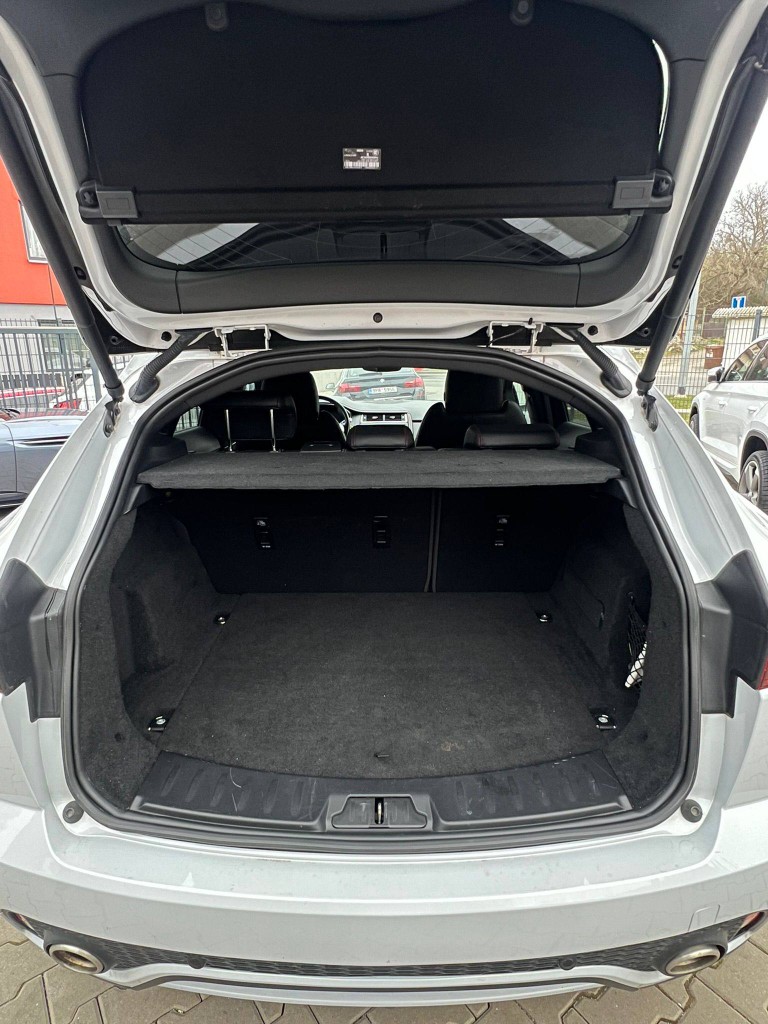 Jaguar E-Pace R-Dynamic 2