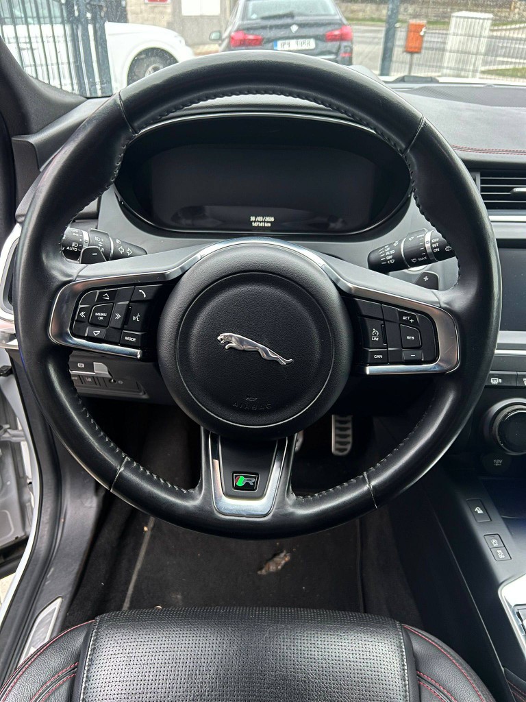 Jaguar E-Pace R-Dynamic 3