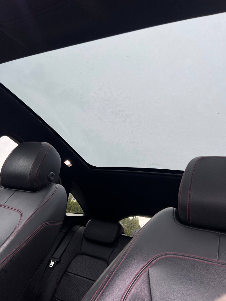 Jaguar E-Pace R-Dynamic 9