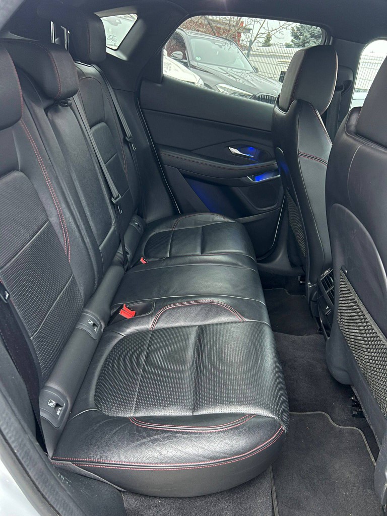 Jaguar E-Pace R-Dynamic 13