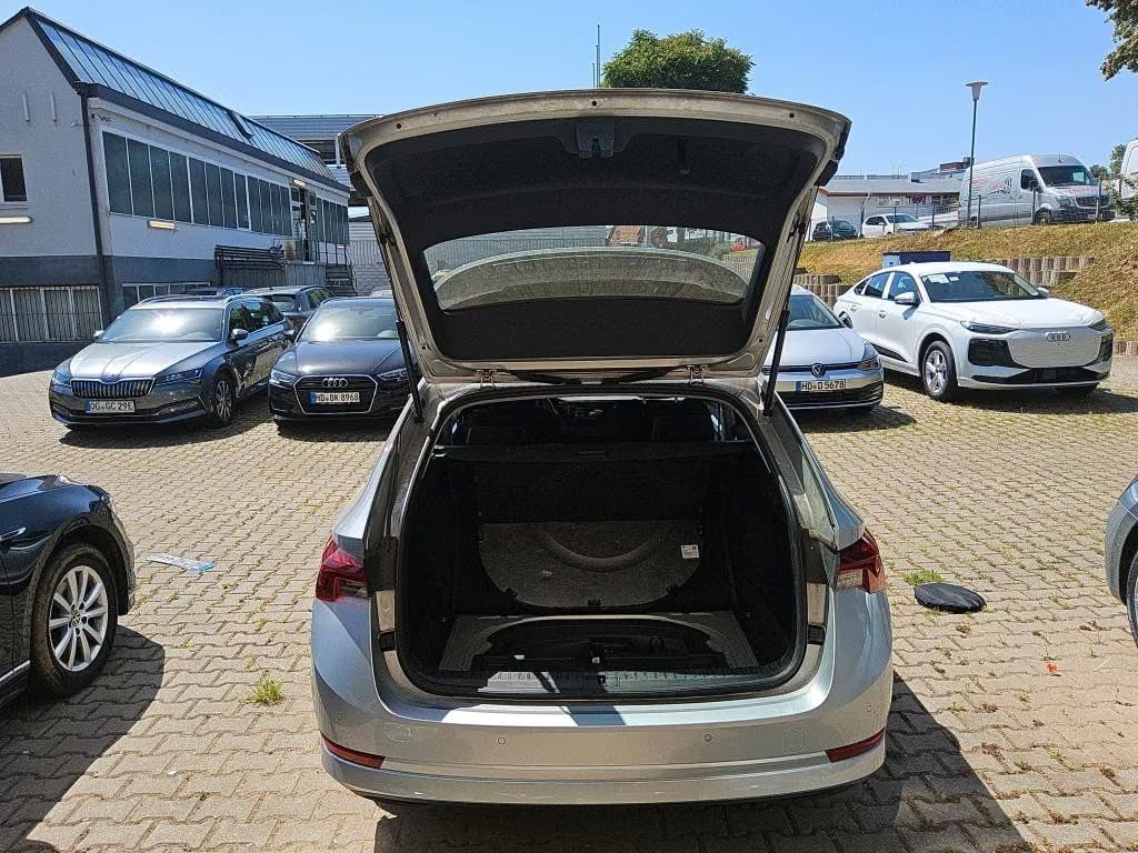 Skoda Octavia 2.0 2023 7