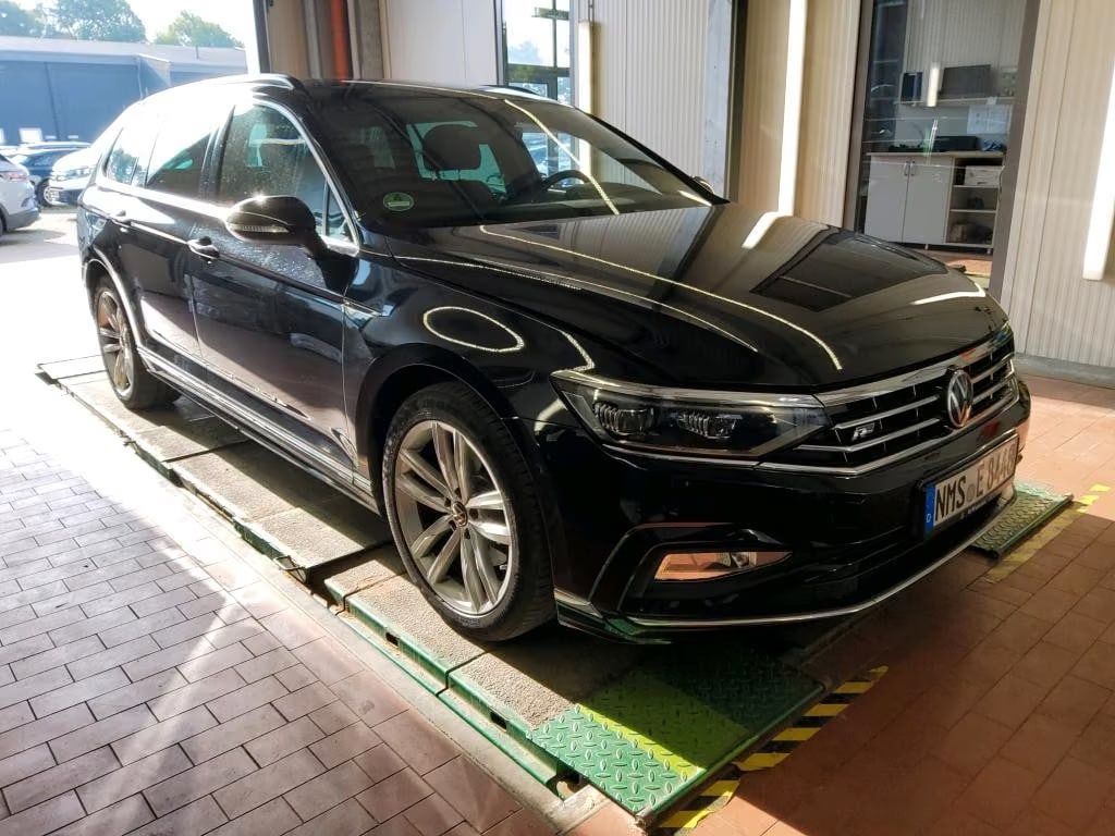 Volkswagen Passat Variant 2.0 2021 2