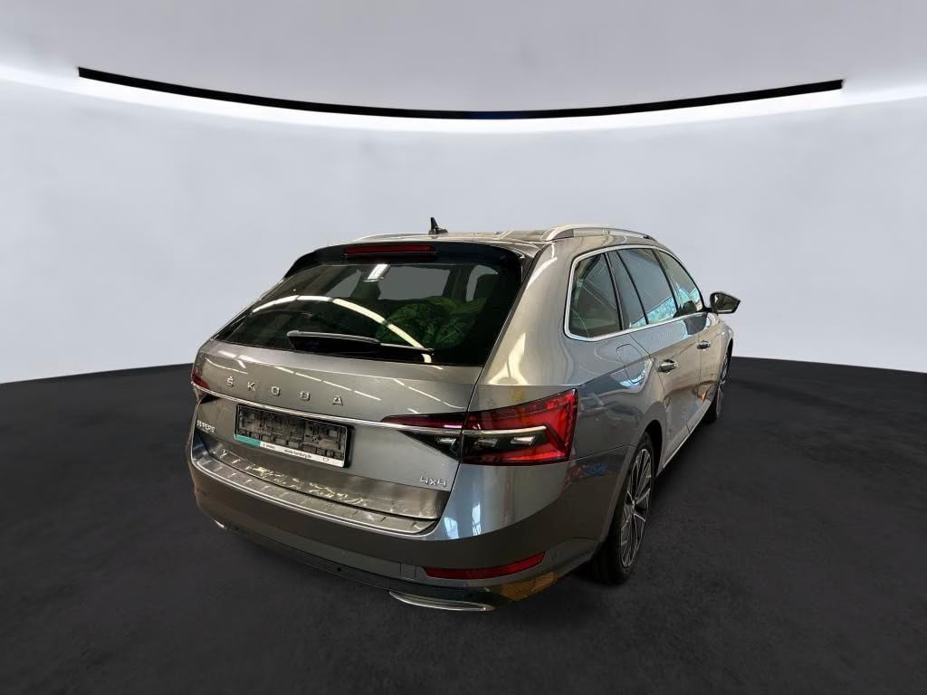 Skoda Superb 2.0 2023 4