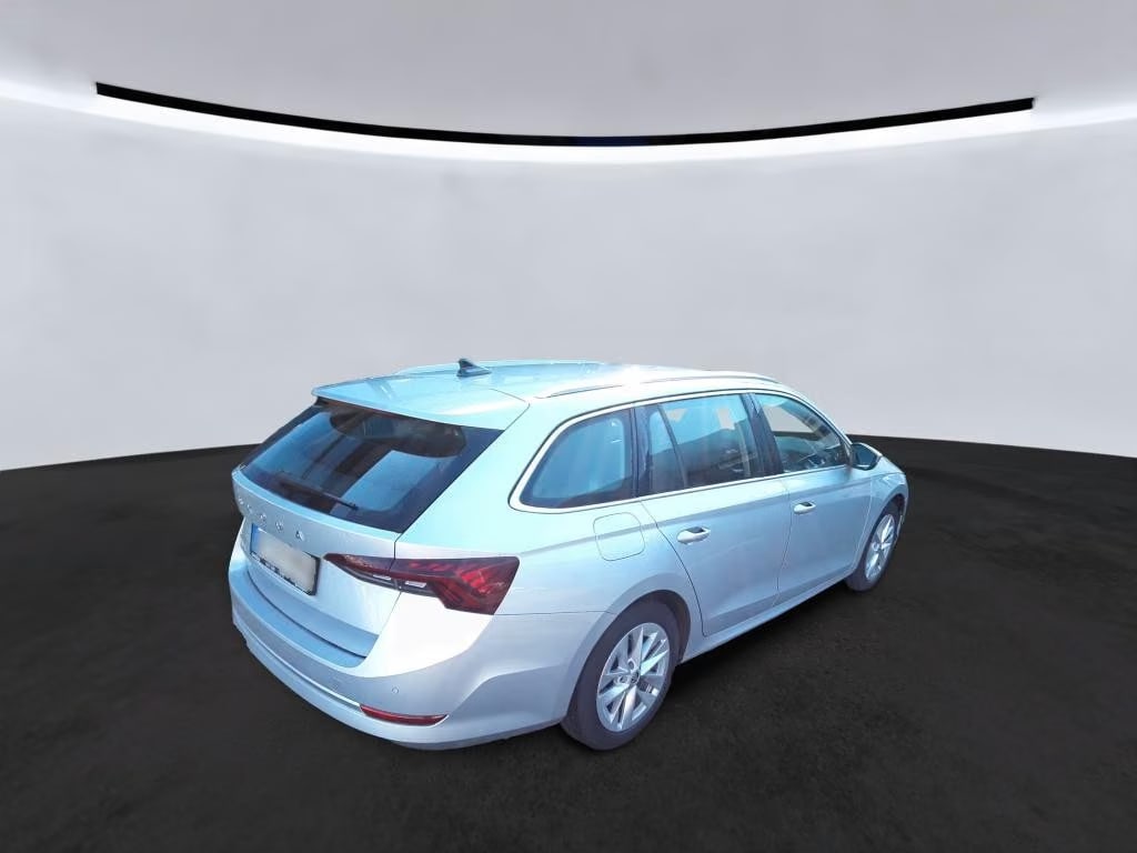 Skoda Octavia 2.0 2023 4