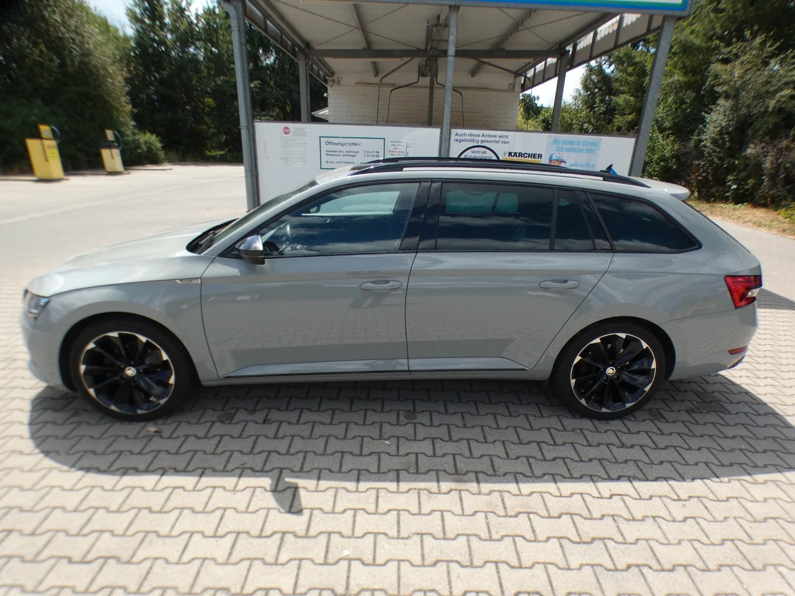Skoda Superb 2.0 2023 8