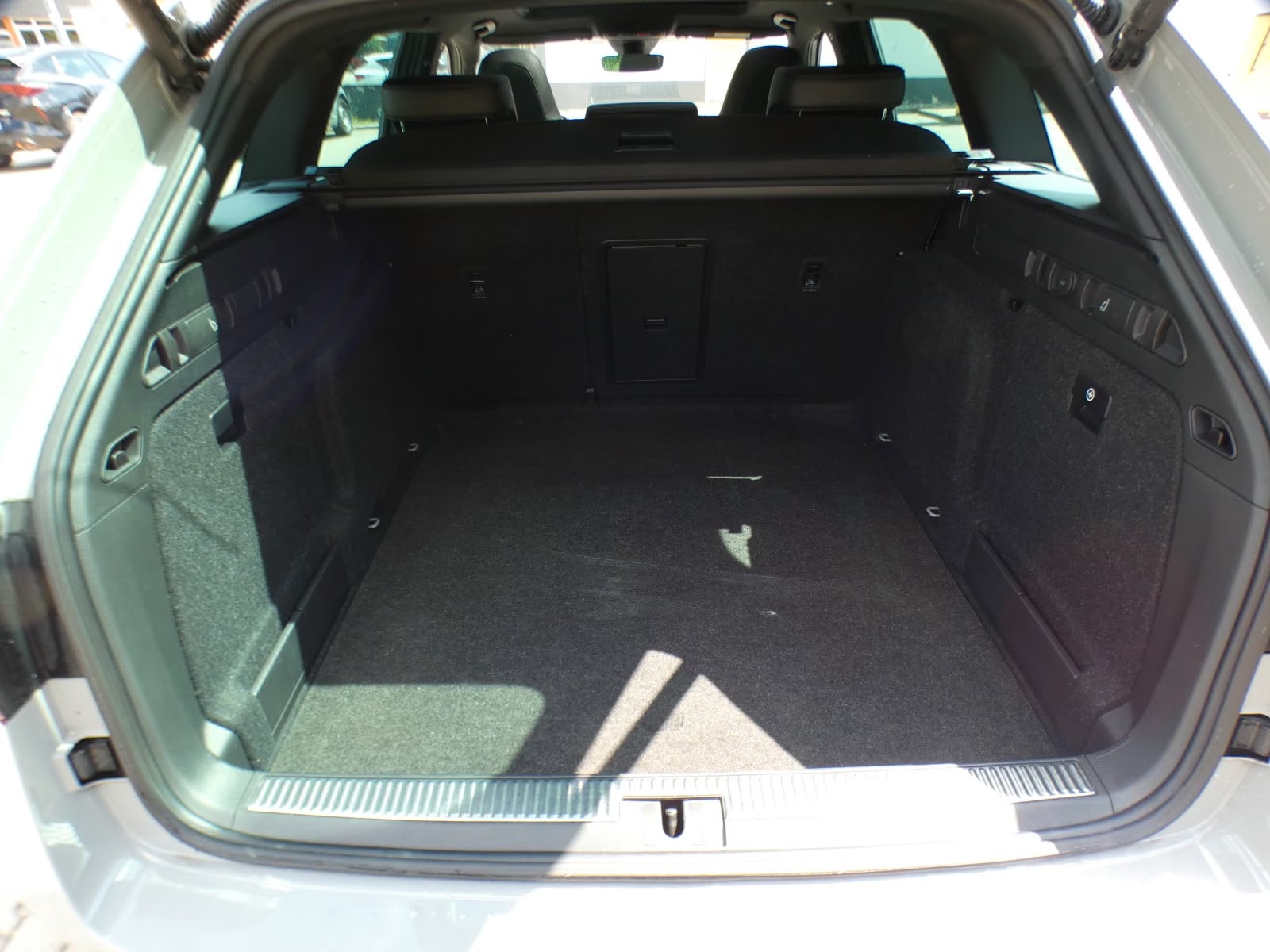 Skoda Superb 2.0 2023 13