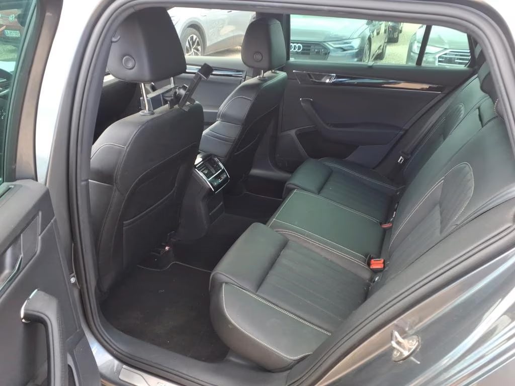 Skoda Superb 2.0 2023 6