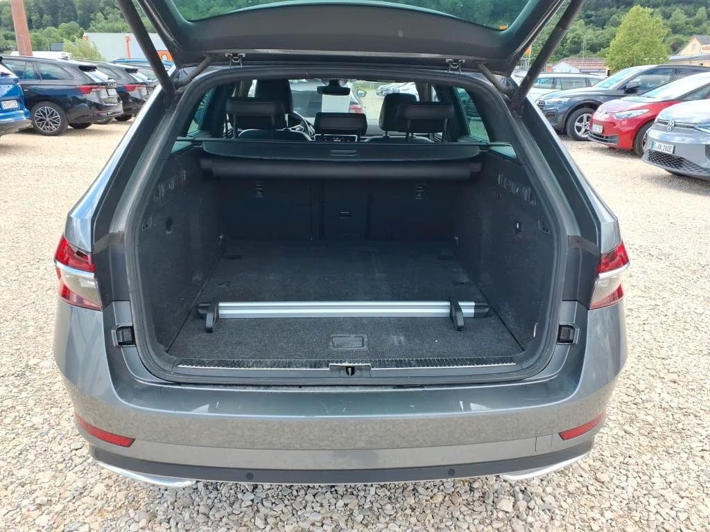 Skoda Superb 2.0 2023 7