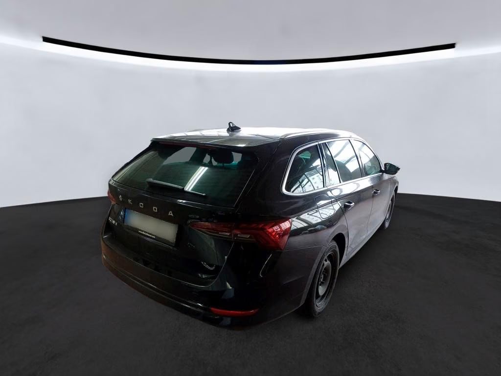 Skoda Octavia 2.0 2023 4