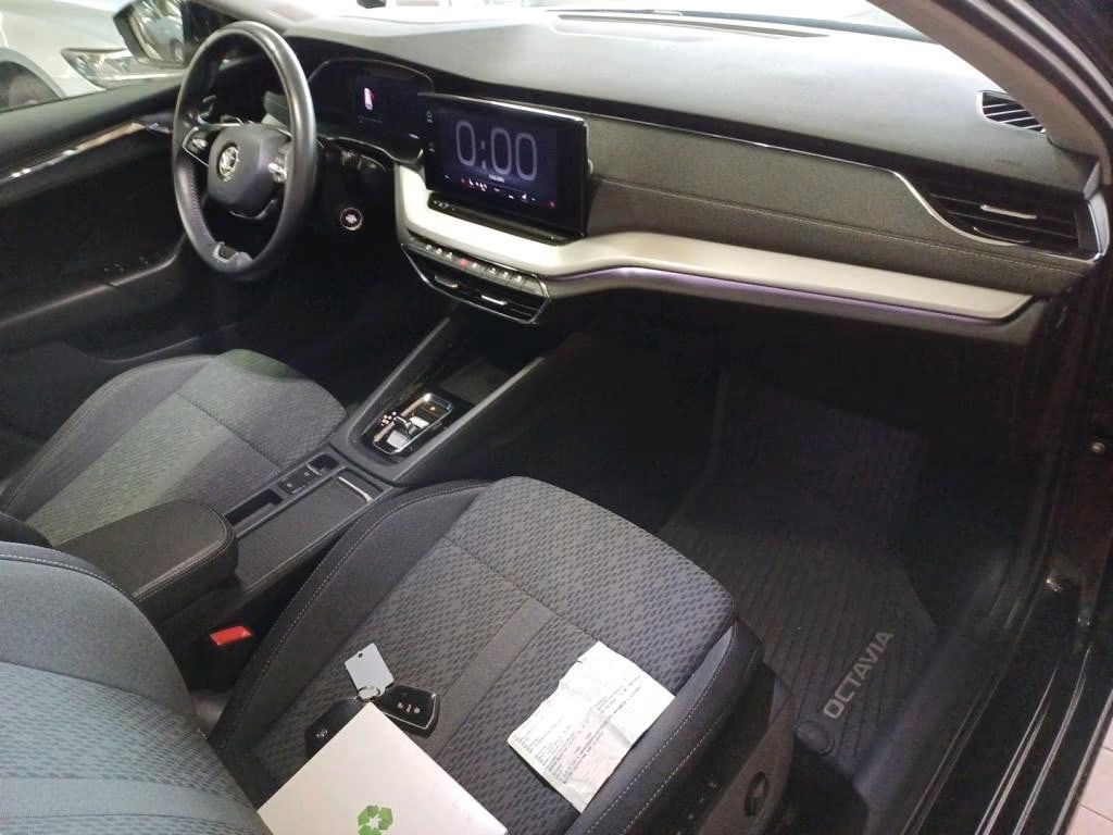 Skoda Octavia 2.0 2023 5