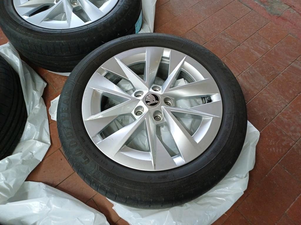Skoda Octavia 2.0 2023 8