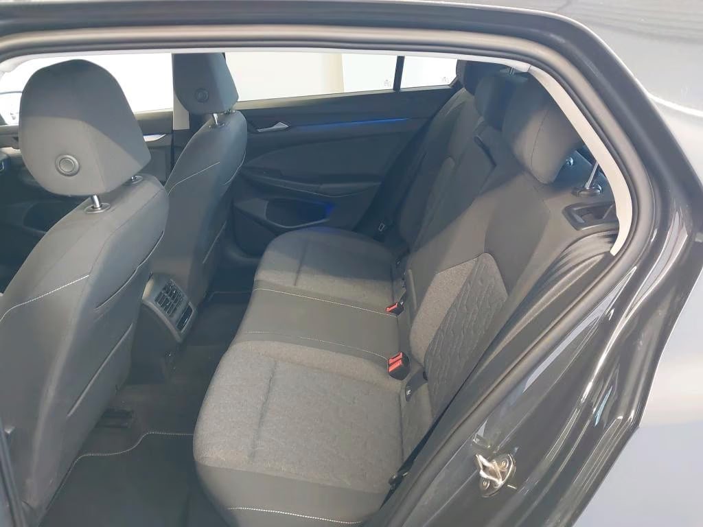 Volkswagen Golf 1.0 2024 6