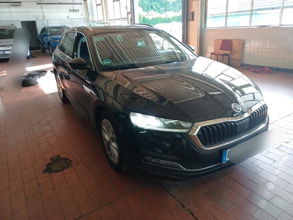 Skoda Octavia 2.0 2023 2