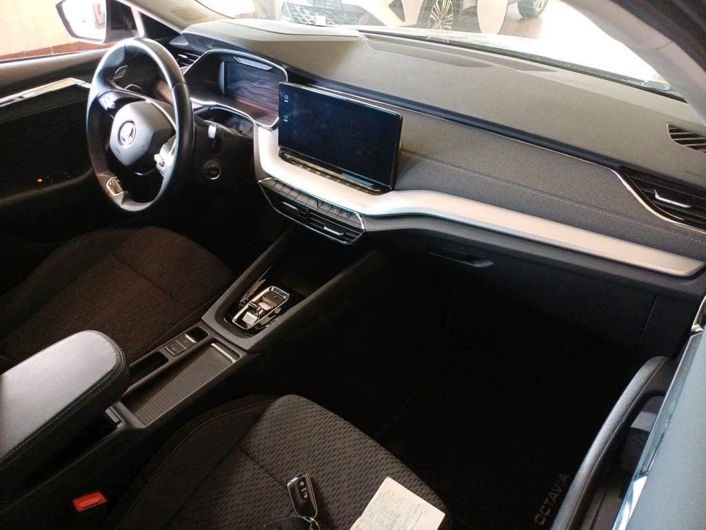 Skoda Octavia 2.0 2023 5