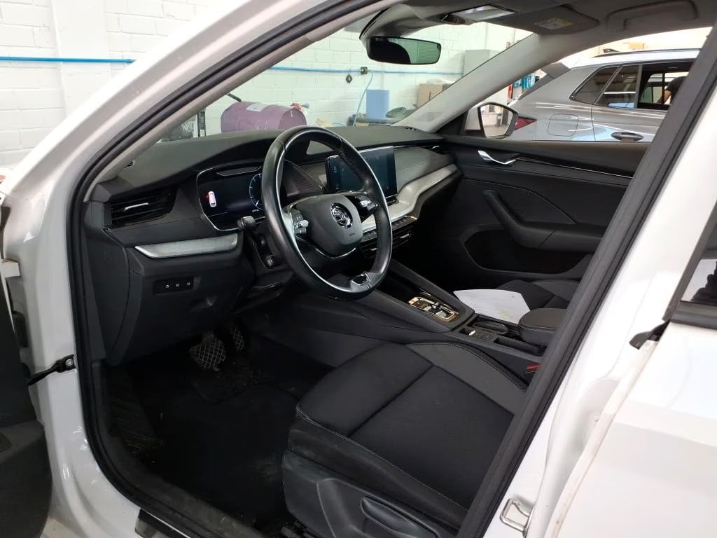 Skoda Octavia 2.0 2023 5