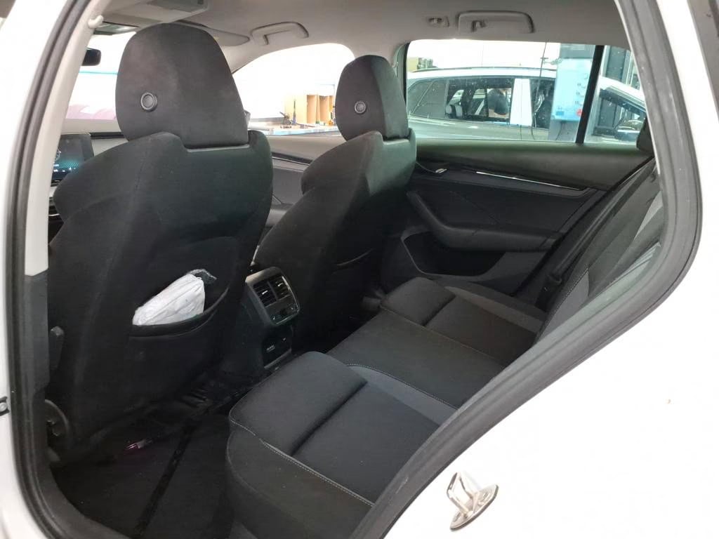 Skoda Octavia 2.0 2023 6