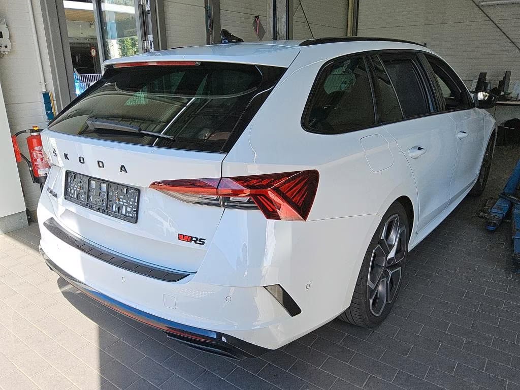 Skoda Octavia 2.0 2023 4