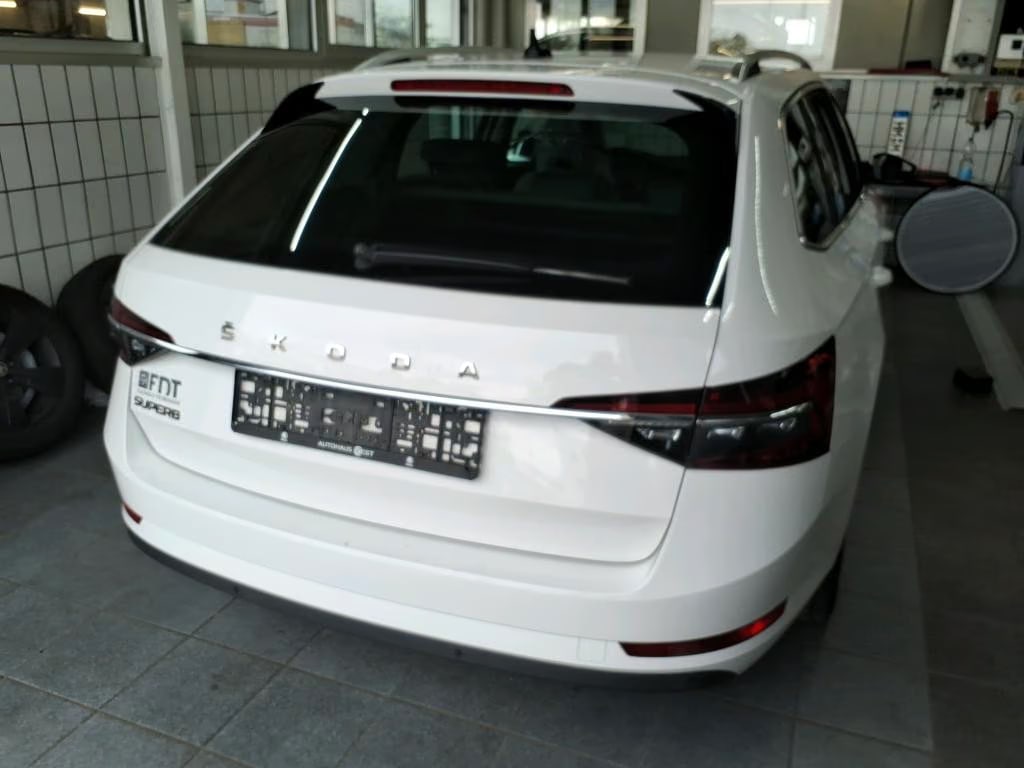 Skoda Superb 2.0 2021 4
