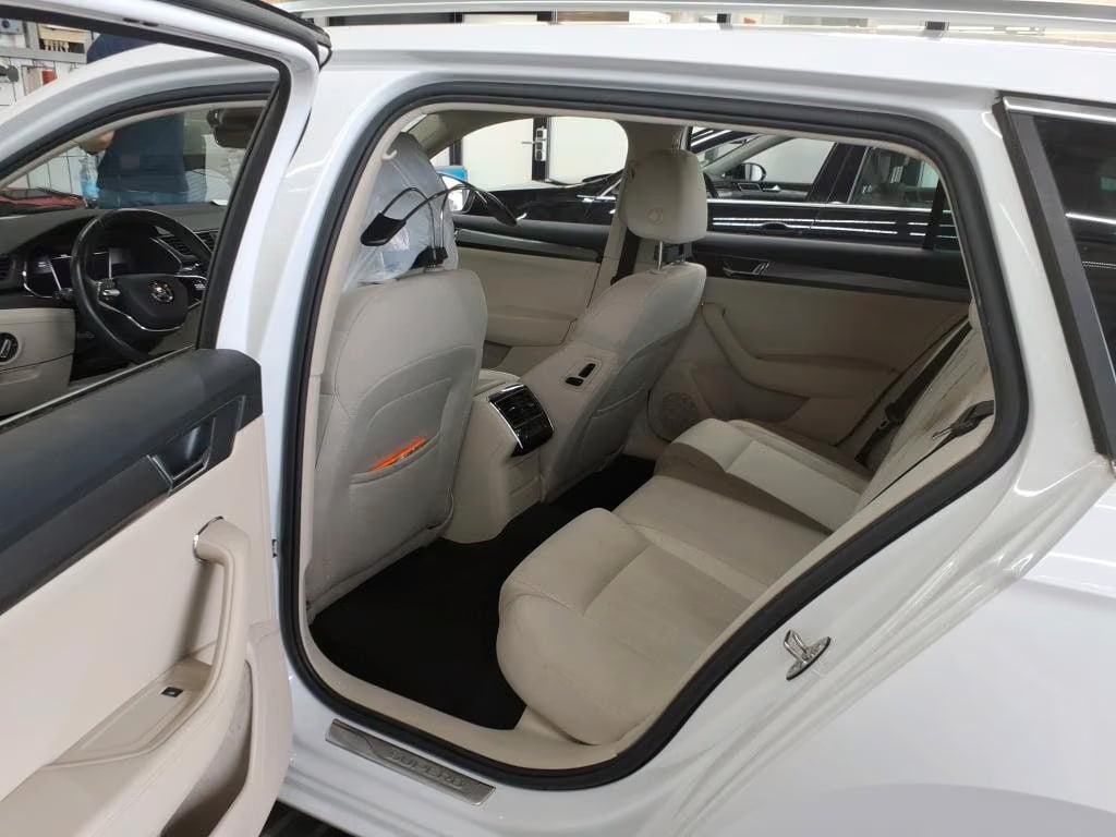 Skoda Superb 2.0 2021 6