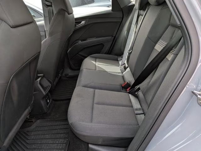 Audi Q4 e-tron 2024 6