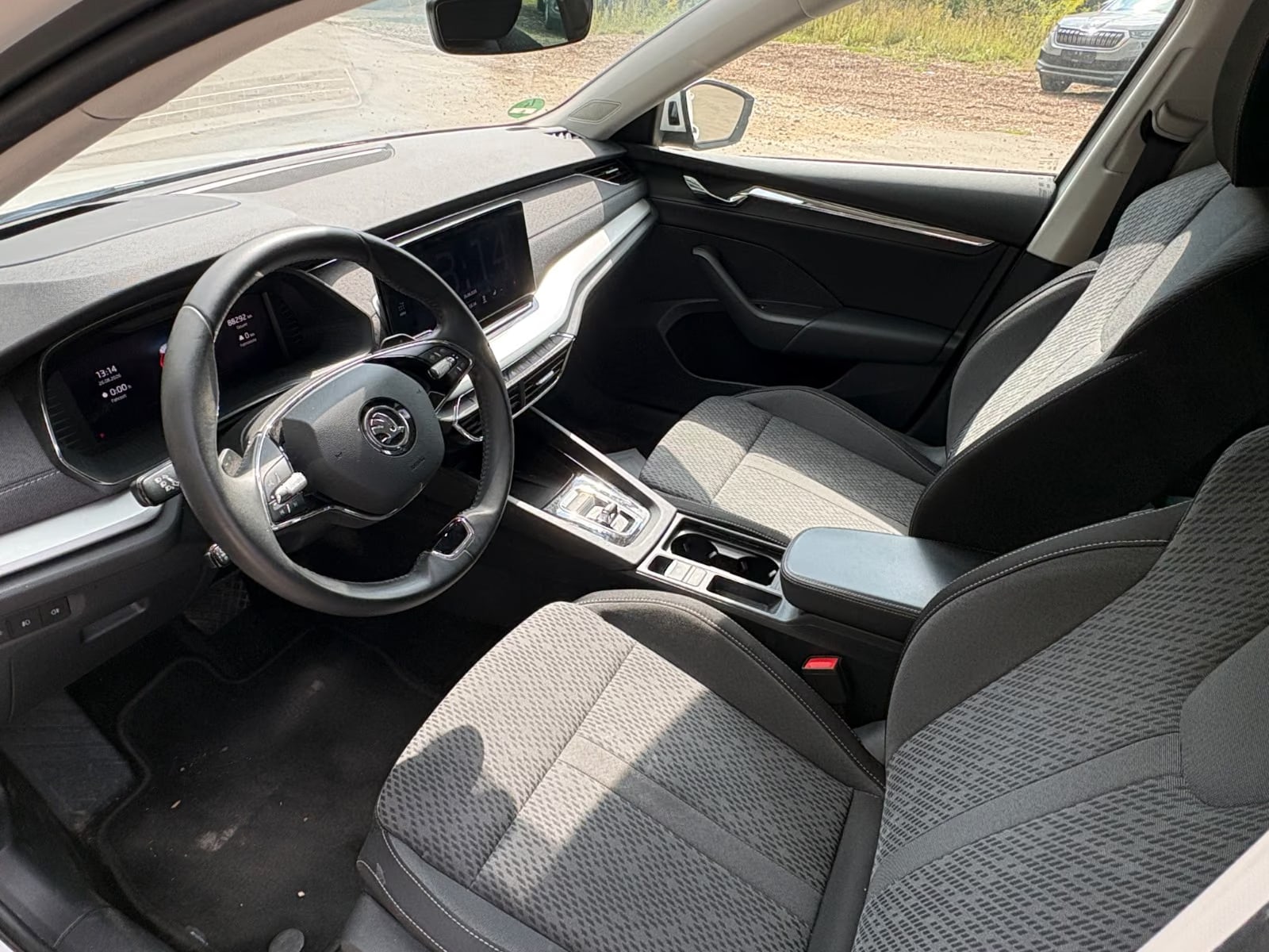 Skoda Octavia 2.0 2024 9