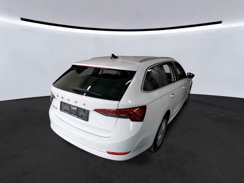 Skoda Octavia 2.0 2024 4