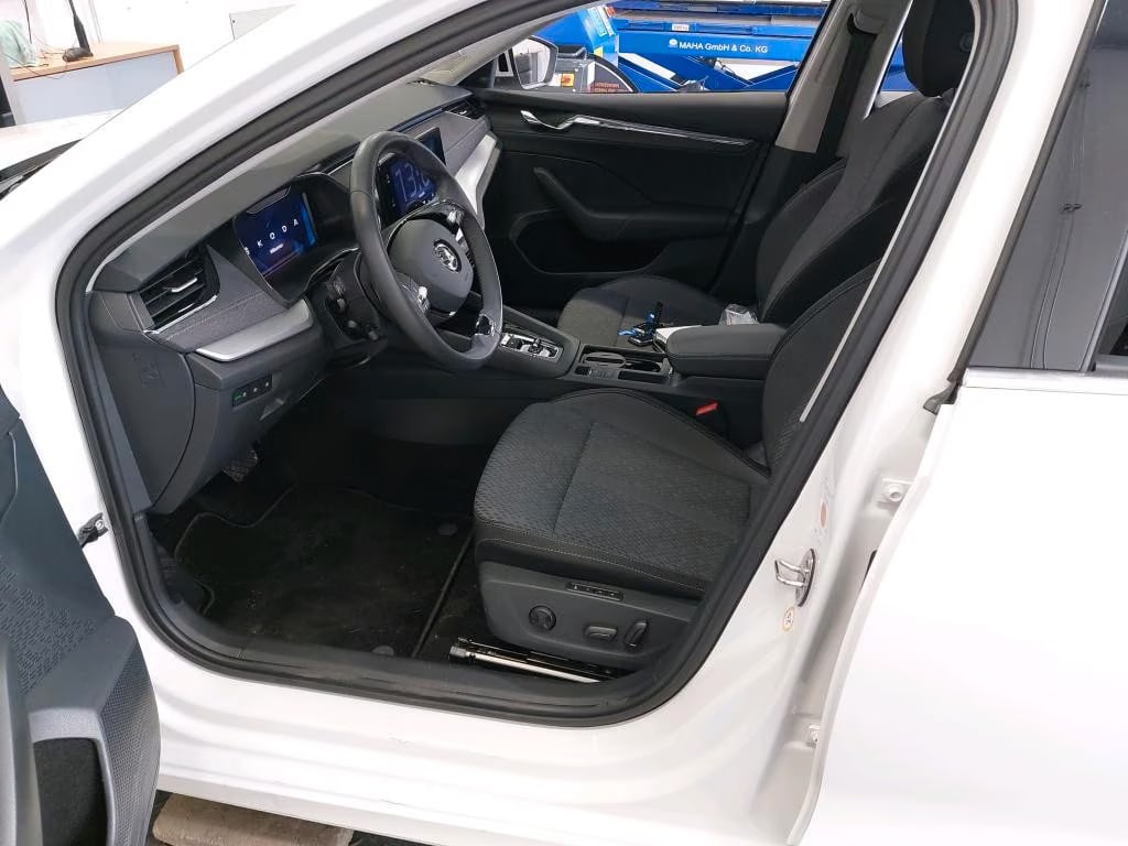 Skoda Octavia 2.0 2024 5