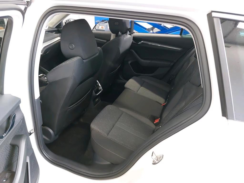 Skoda Octavia 2.0 2024 6