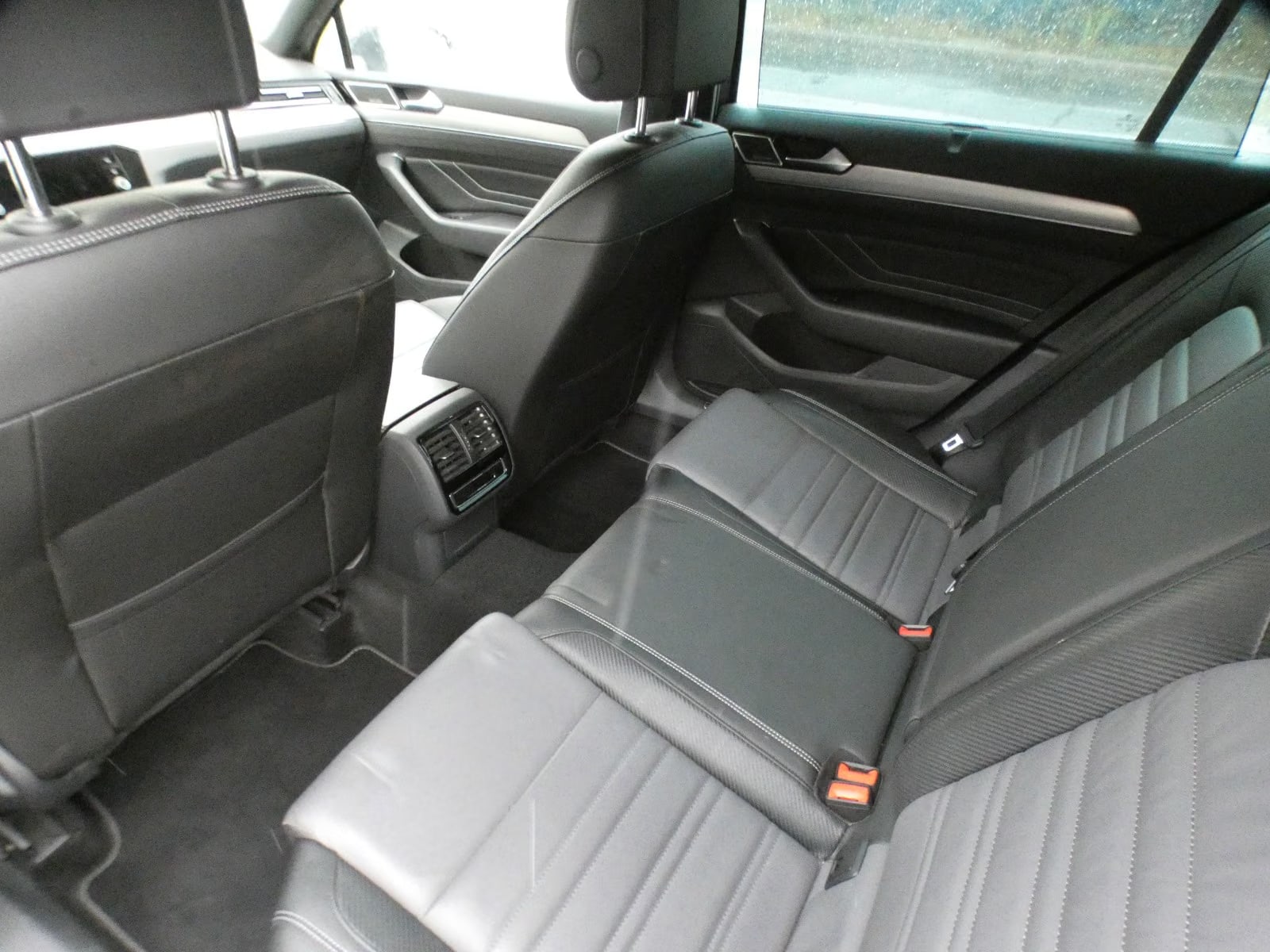 Volkswagen Passat Variant 2.0 2023 11