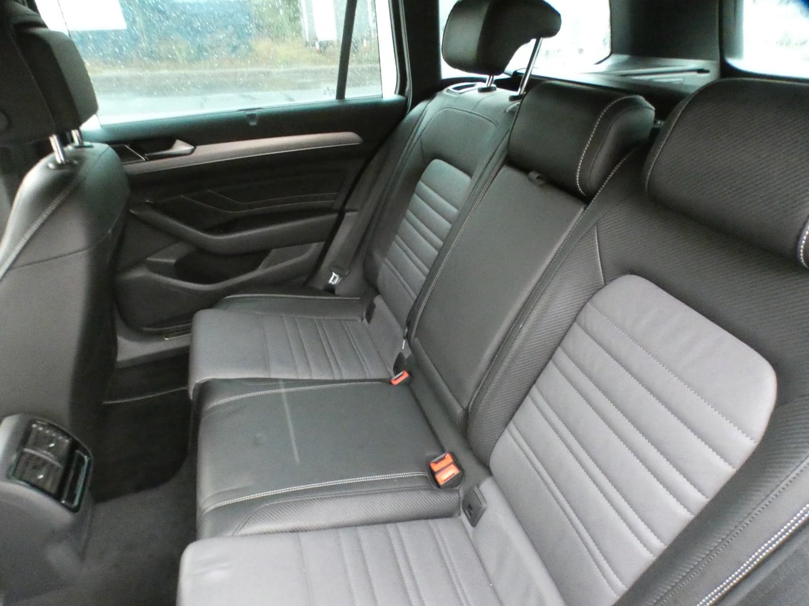 Volkswagen Passat Variant 2.0 2023 12