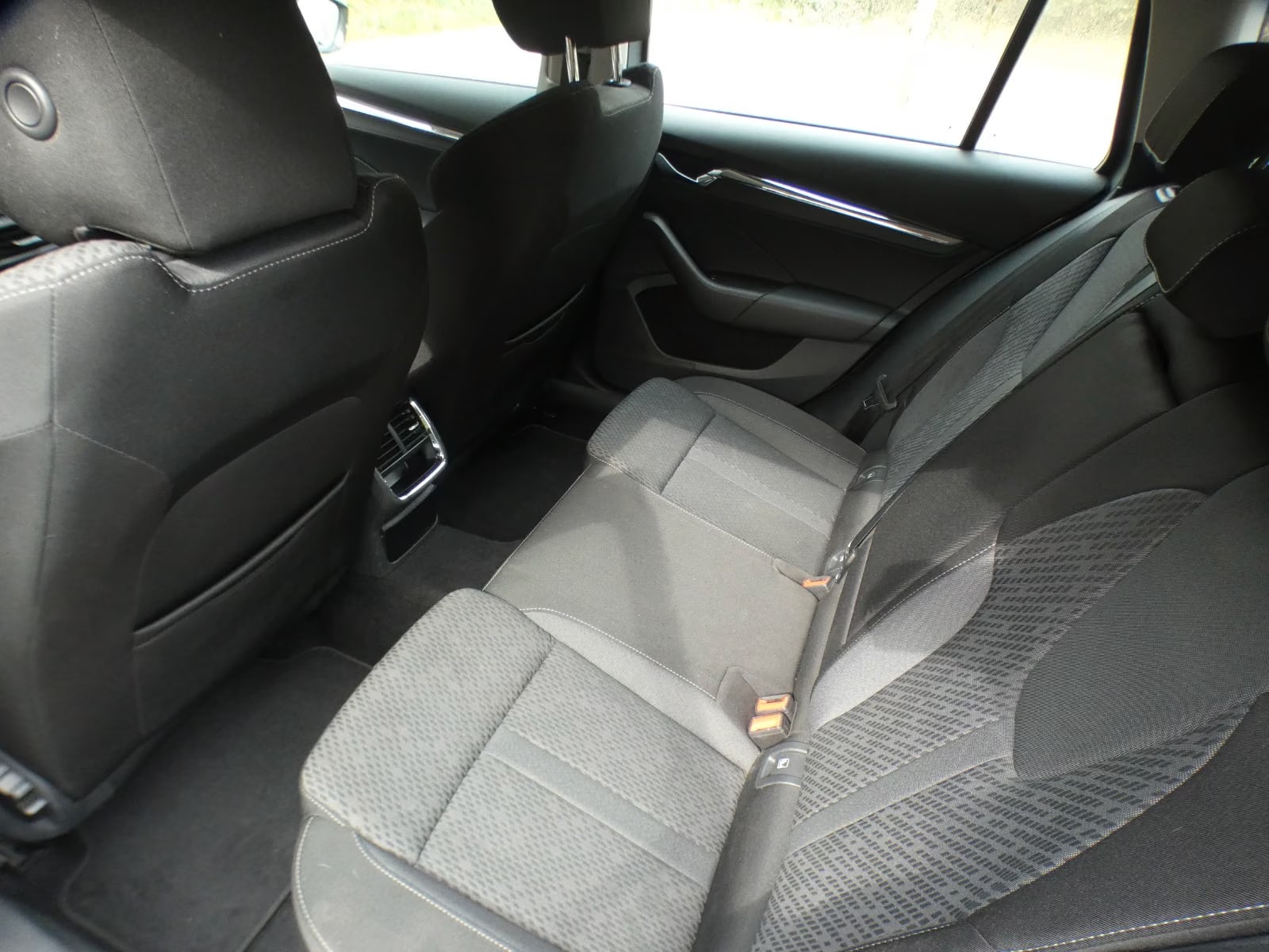 Skoda Octavia 2.0 2023 11