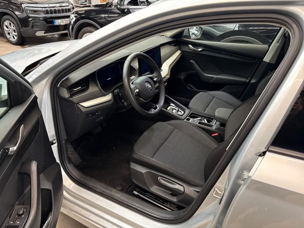 Skoda Octavia 2.0 2024 5