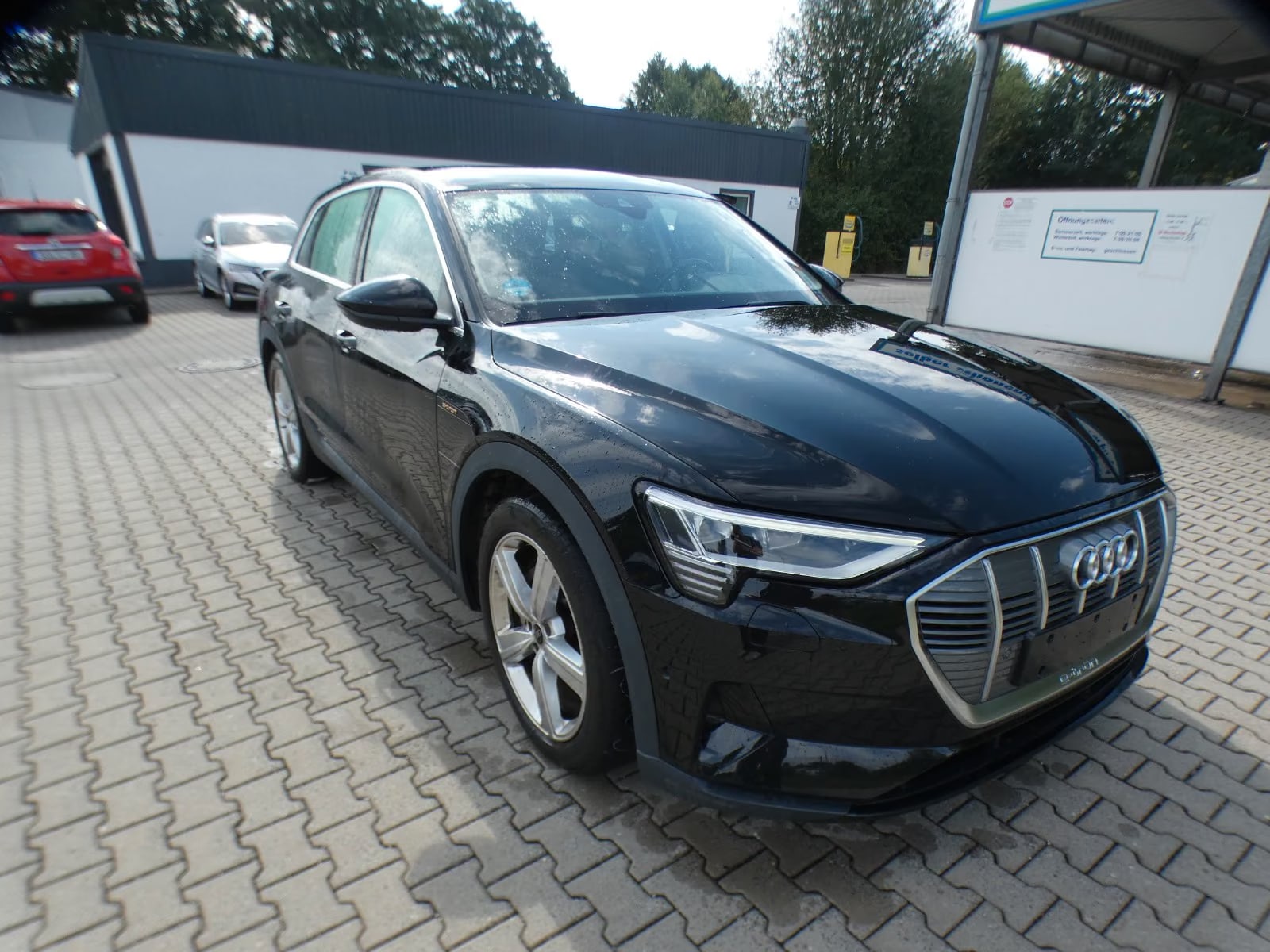 Audi e-tron 2023 3