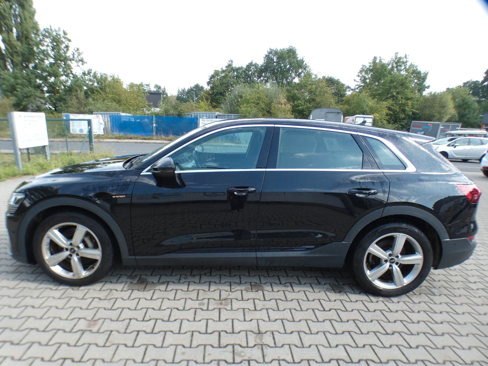 Audi e-tron 2023 8