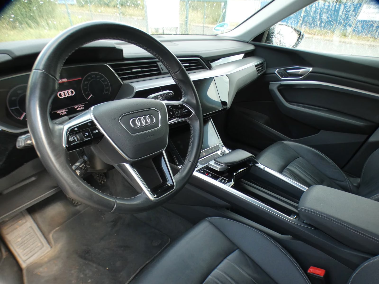 Audi e-tron 2023 9