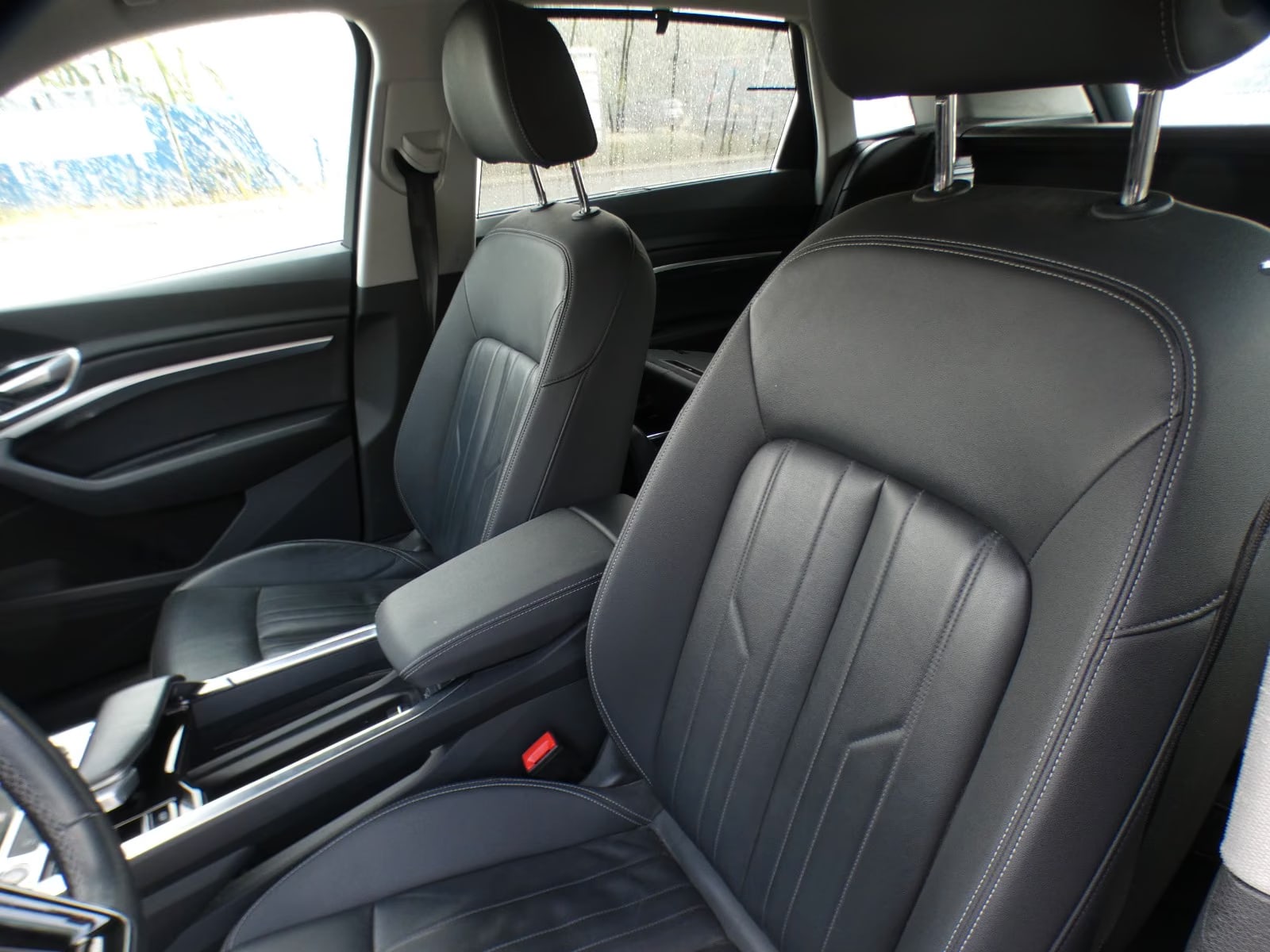 Audi e-tron 2023 10