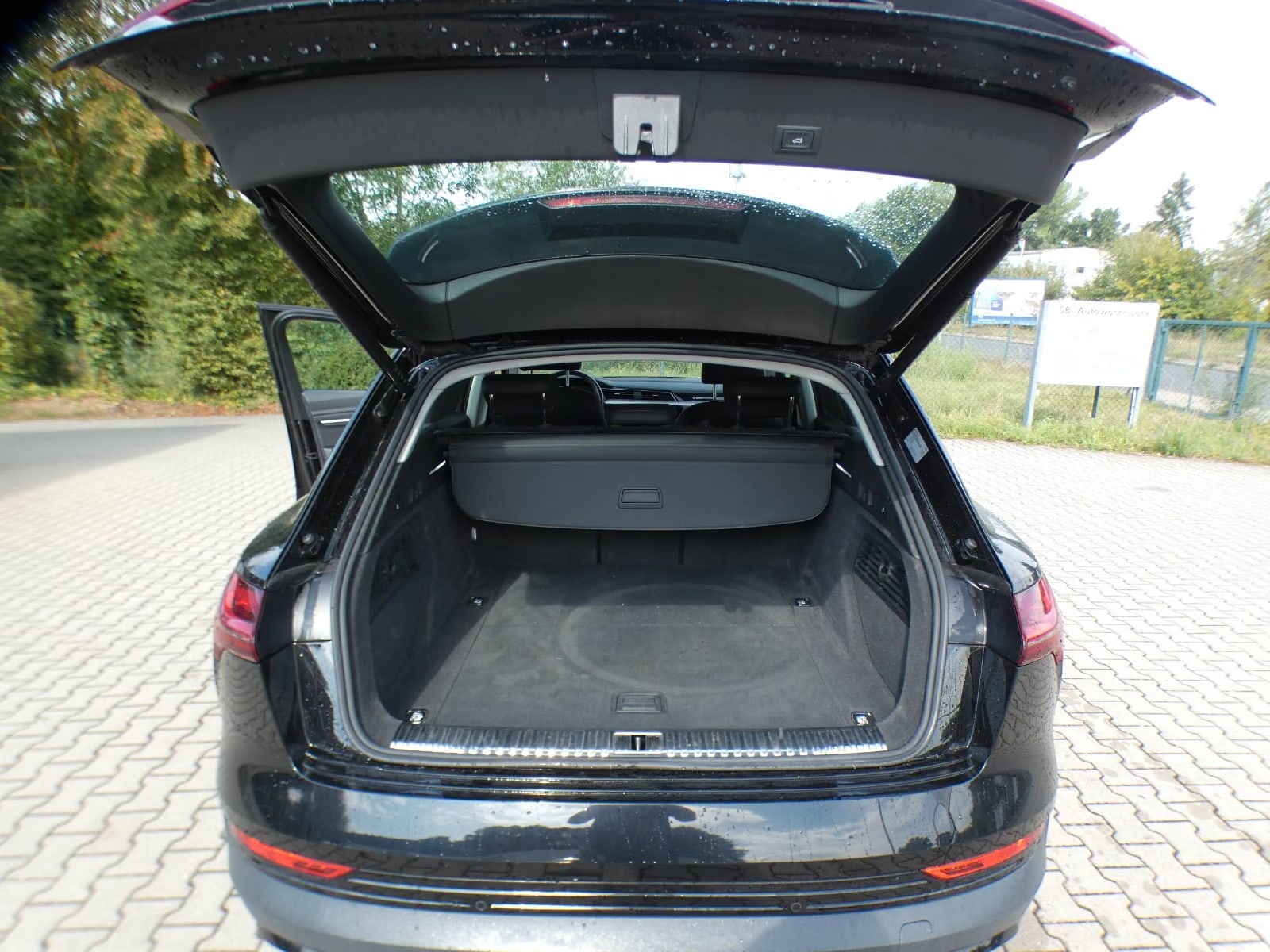 Audi e-tron 2023 12