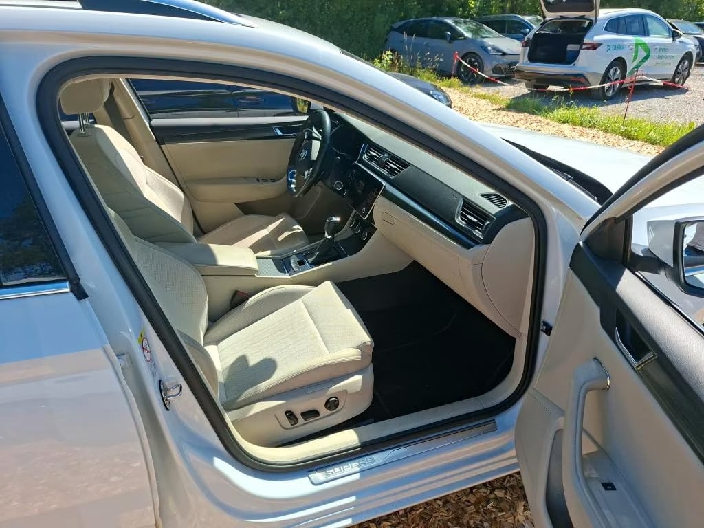 Skoda Superb 2.0 2021 5