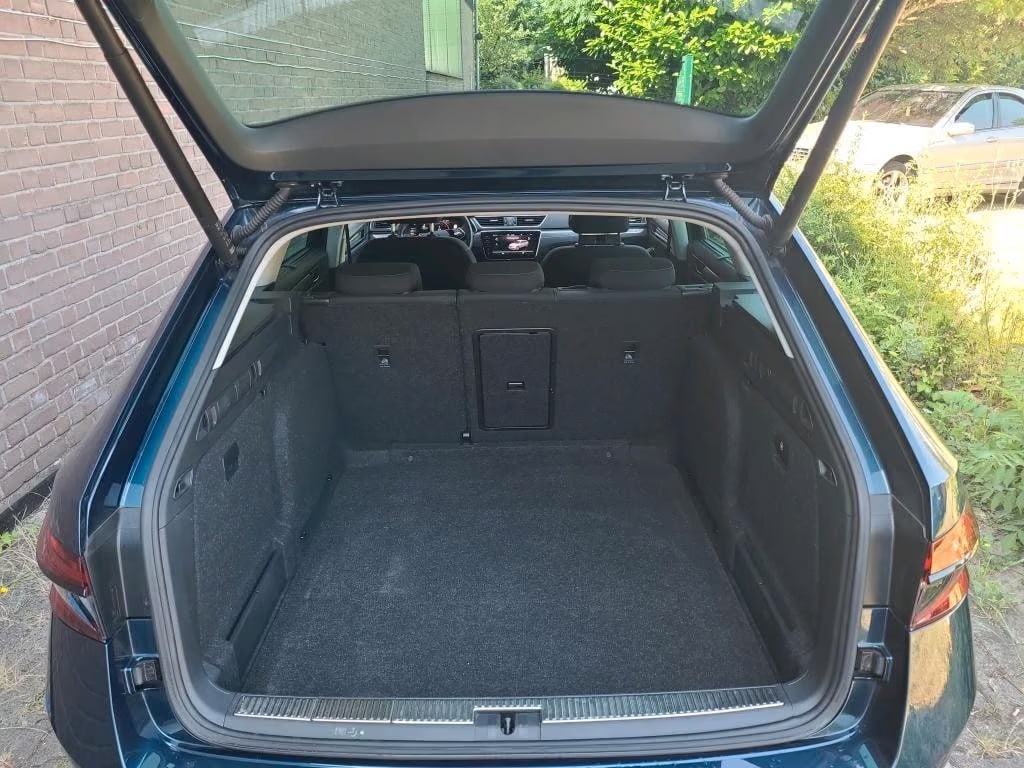 Skoda Superb 2.0 2022 8