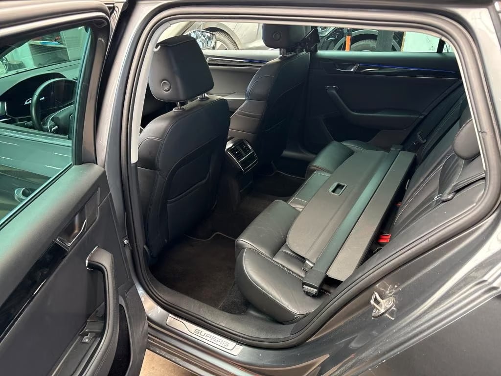 Skoda Superb 2.0 2023 6