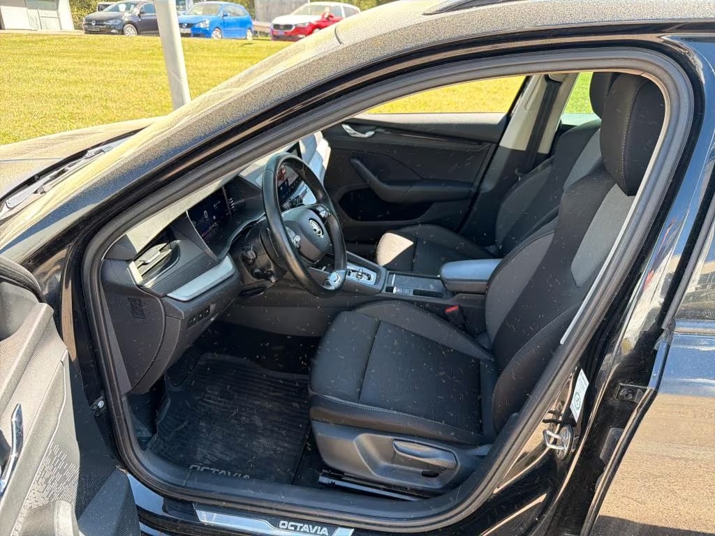 Skoda Octavia 2.0 2023 5