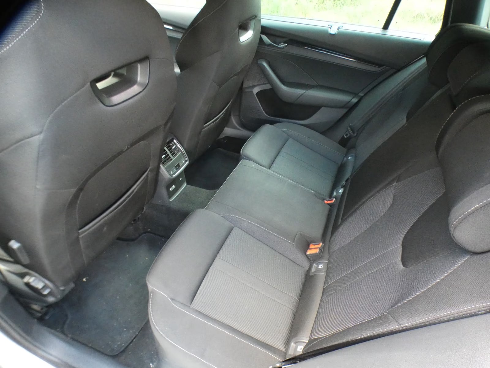 Skoda Octavia 2.0 2023 11