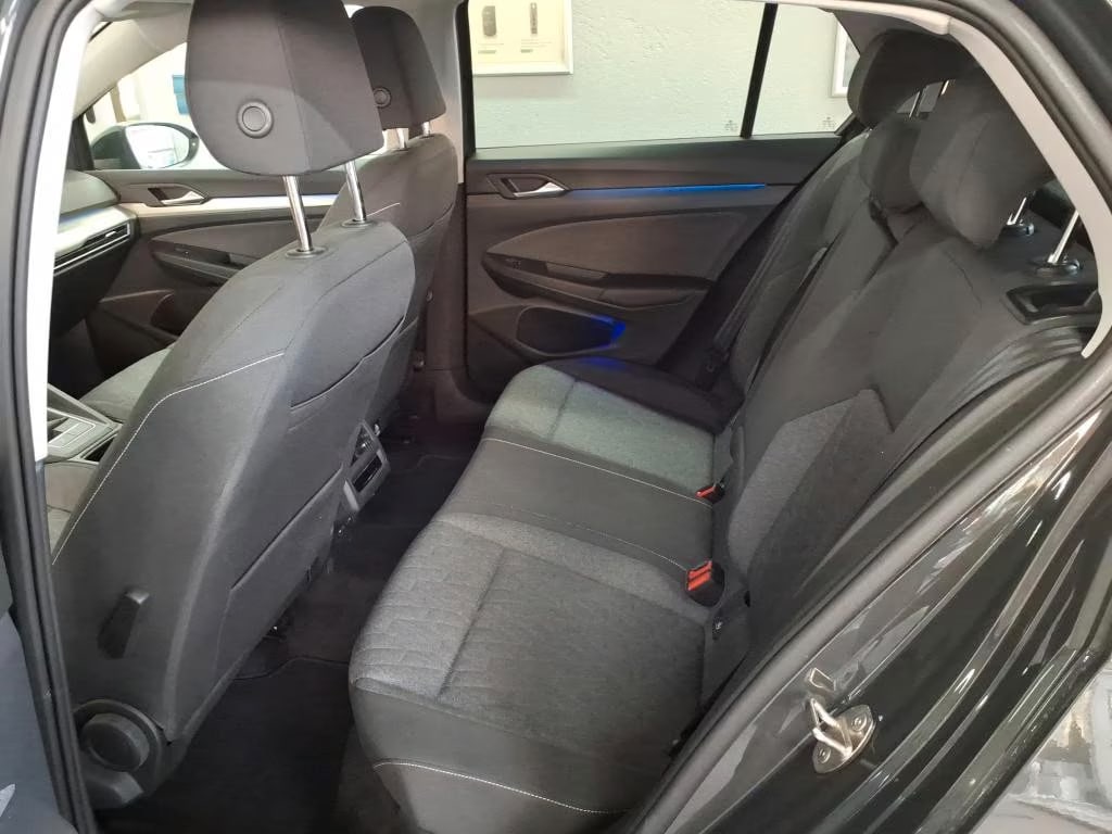 Volkswagen Golf 1.0 2024 6