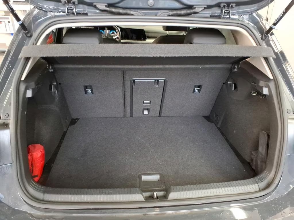 Volkswagen Golf 1.0 2024 7