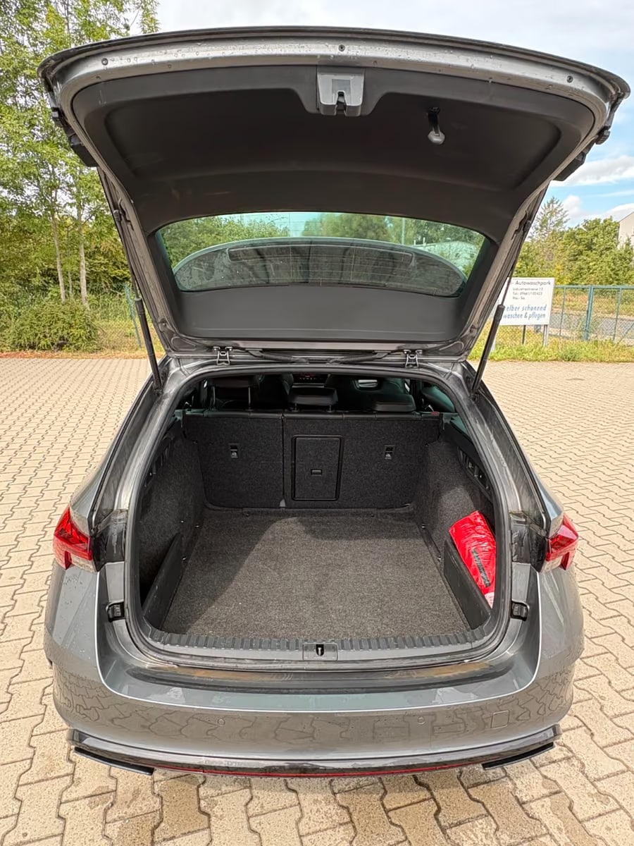 Skoda Octavia 2.0 2023 11
