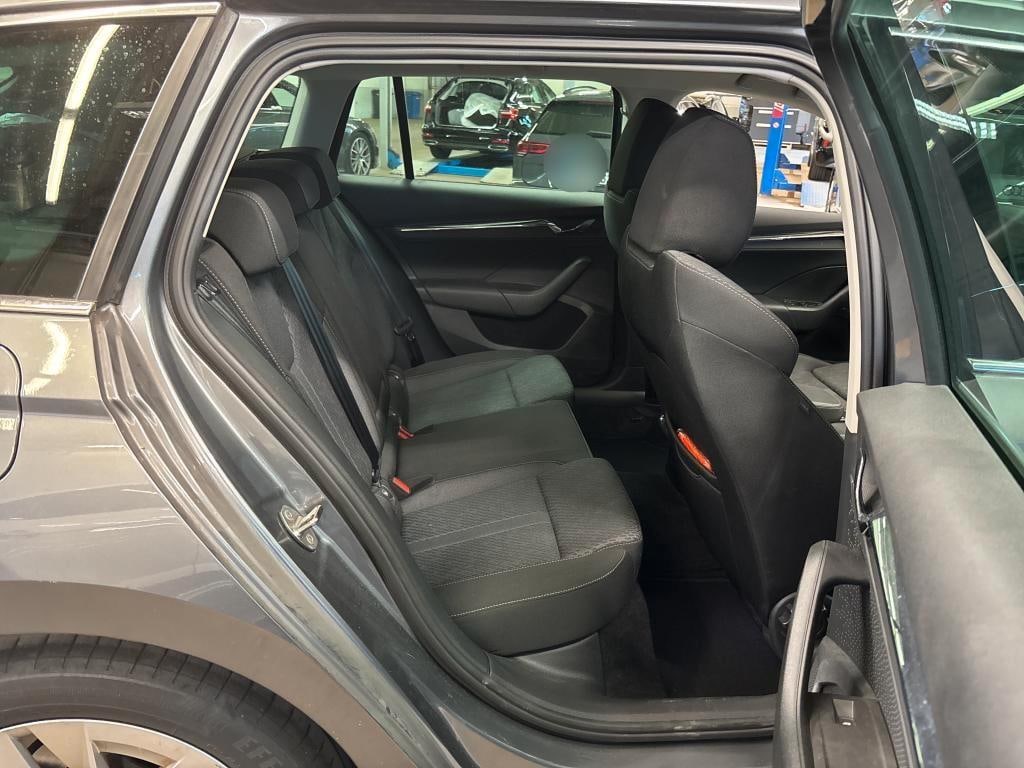 Skoda Octavia 2.0 2022 6