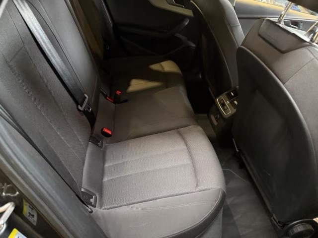 Audi A4 2.0 2022 6