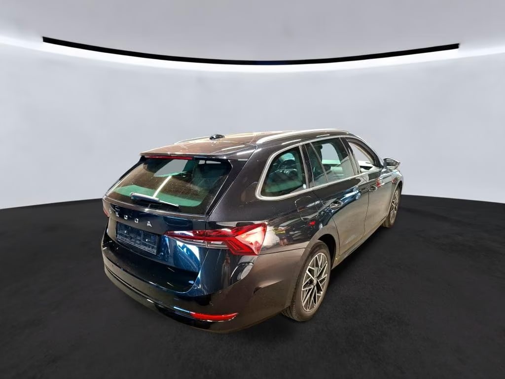 Skoda Octavia 2.0 2023 4