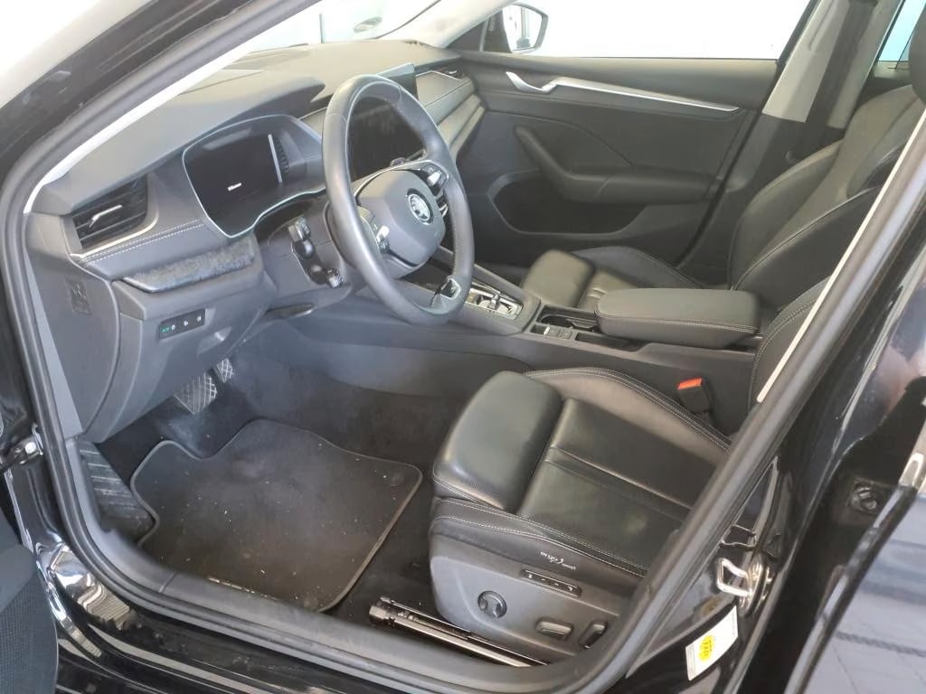 Skoda Octavia 2.0 2024 5