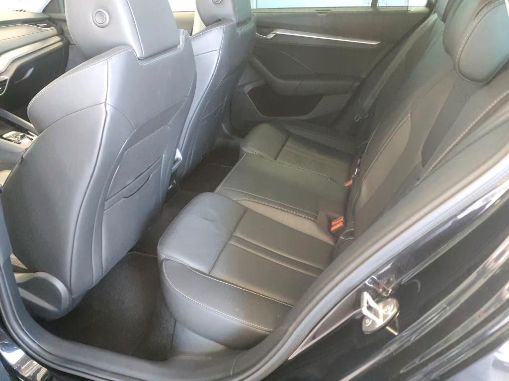 Skoda Octavia 2.0 2024 6
